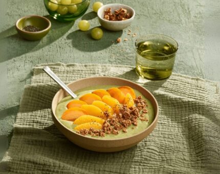 Smoothie bowl de maçã e couve