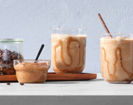 Frappé de café com caramelo salgado de miso