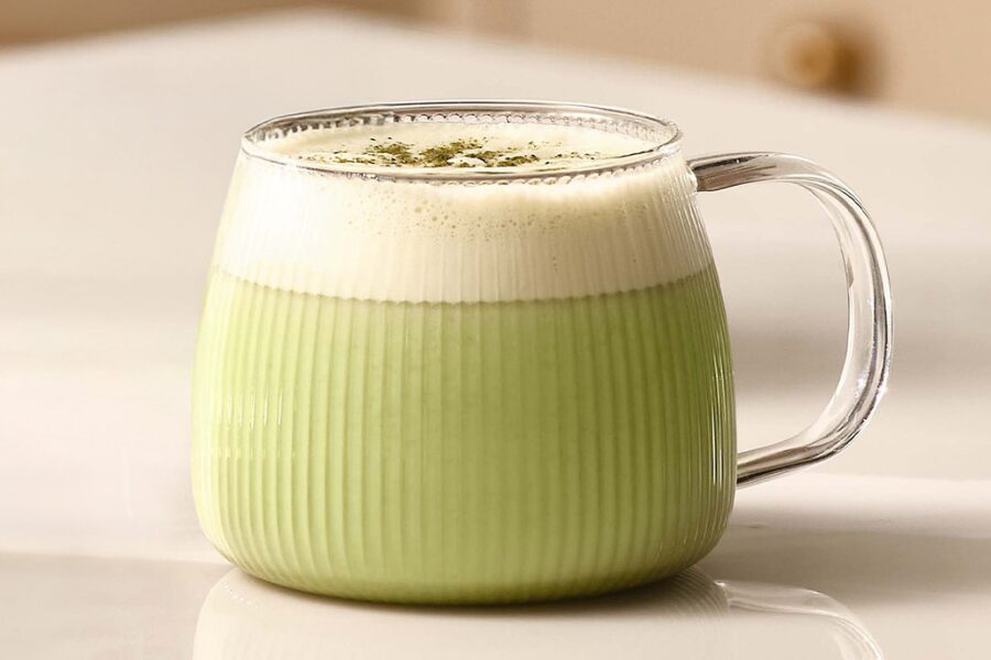 Desfrute do seu matcha latte Desfrute do seu matcha latte